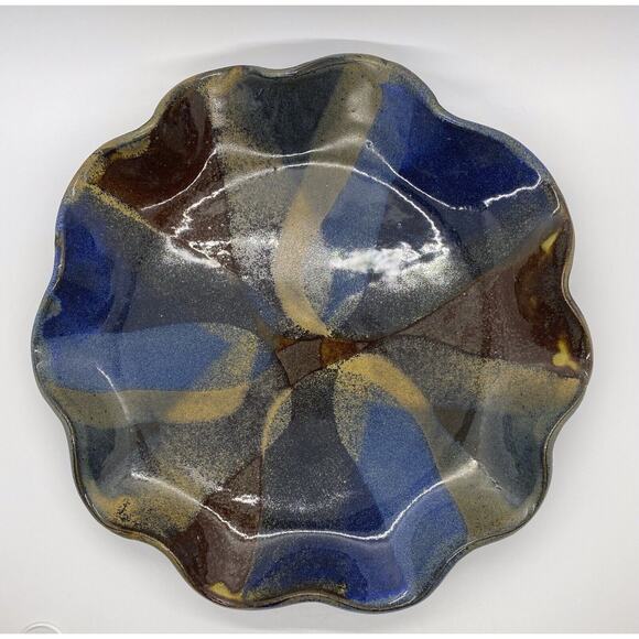 Studio Art Pottery Ruffle Edged Dish Artist Signed. Approximately 10” Multicolor - Picture 2 of 7